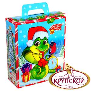 Сладкий новогодний подарок в картонной упаковке весом 650 грамм  в Уфе